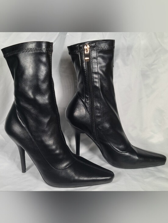 Azalea Wang Shoes - Sleek Black Pointed Toe Stiletto Ankle Boots with Side Zip